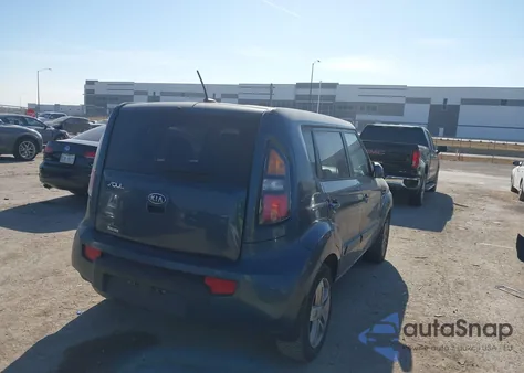 2011 Kia Soul + из США, поврежденный, VIN KNDJT2A27B7309126